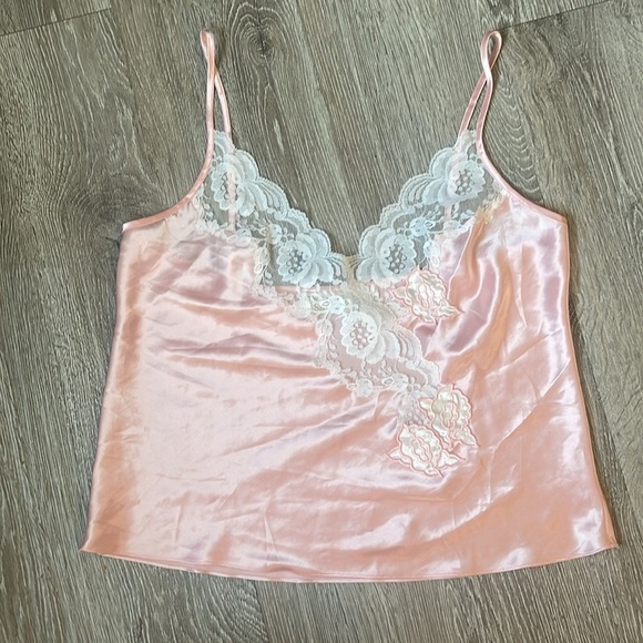Vintage gold label Victoria Secret light pink lace Camisole size medium - Picture 2 of 10